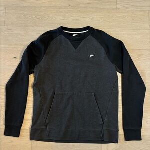 Nike Men's Black And Grey Crewneck Sweater